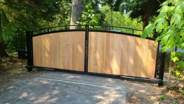 Florida home with automated swing gate system