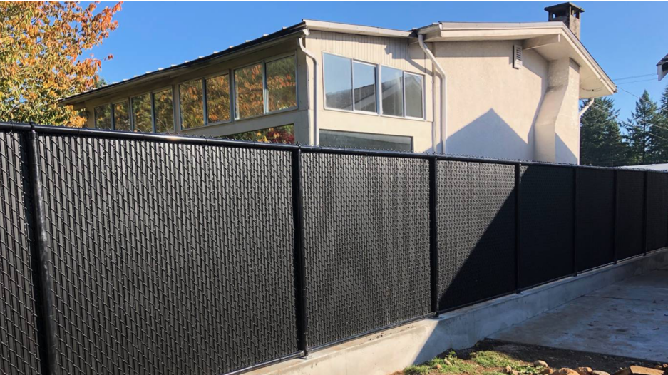 Privacy Slats Chain Link Fence Installation in Florida